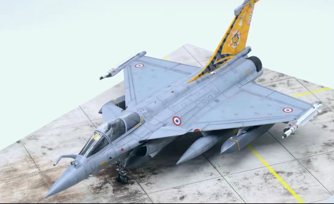 Revell 1/48 フランス空軍 ラファールB 組立塗装済完成品 Revell 1/48 フランス空軍 ラファールB 組立塗装済完成品