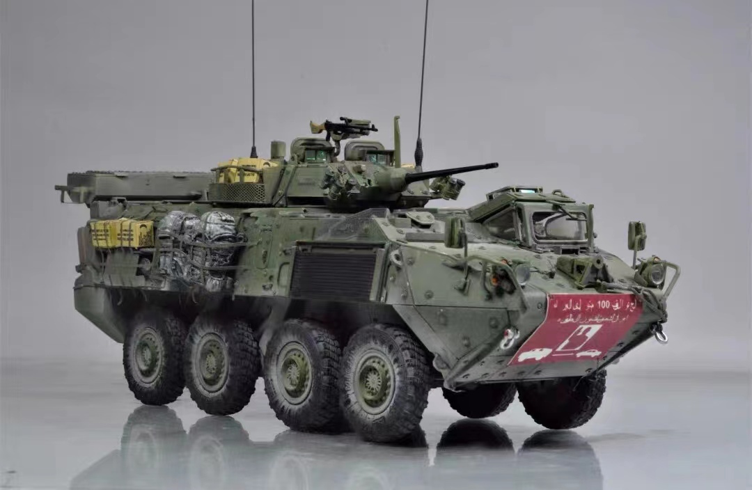 1/35 カナダ LAV-3型 8×8 兵員装甲車 組立塗装済完成品 _画像6