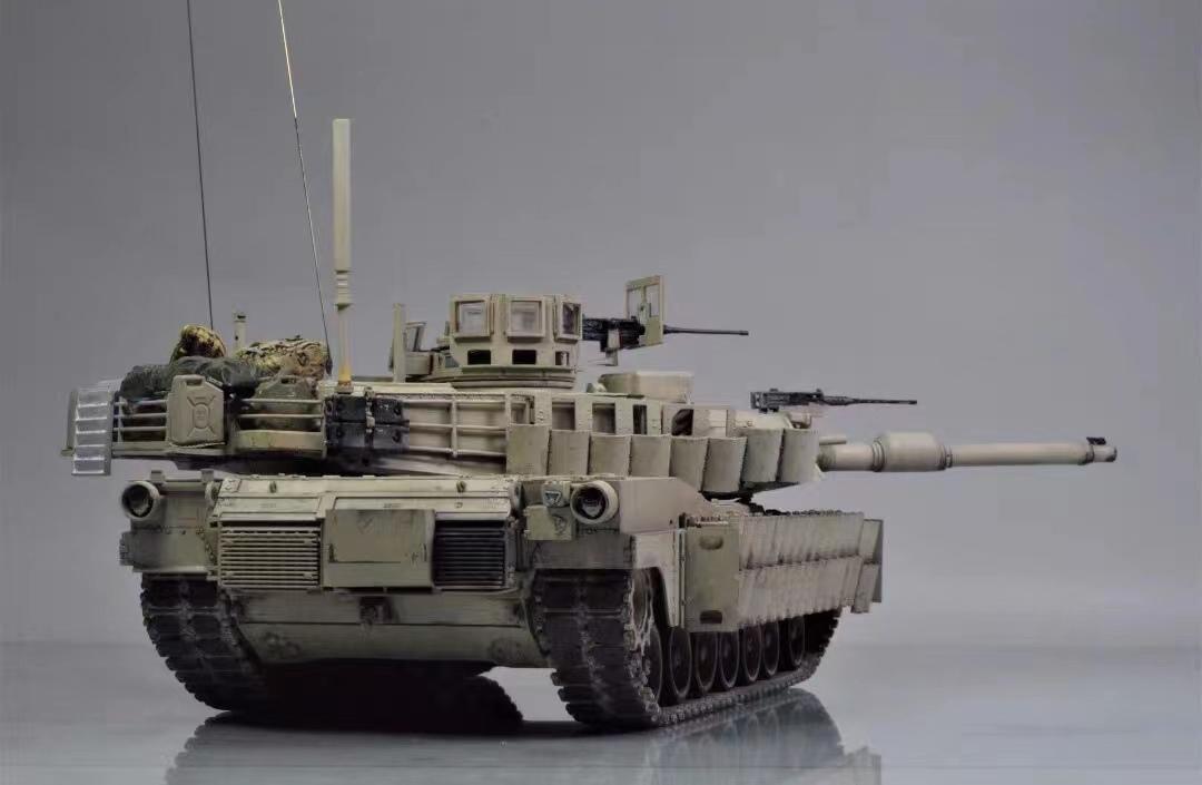 1/35 アメリカ 主力戦車 M1A２ エイブラムス SEP TUSKⅡ 組立塗装済完成品 _画像3