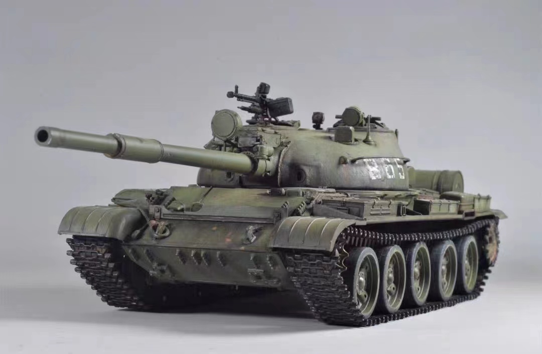 1/35 ロシア T62 戦車 組立塗装済完成品
