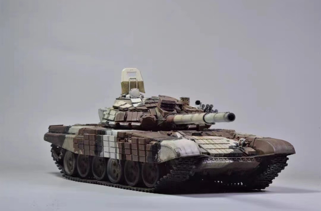 1/35 ロシア陸軍 主力戦車 T72B1 組立塗装済完成品