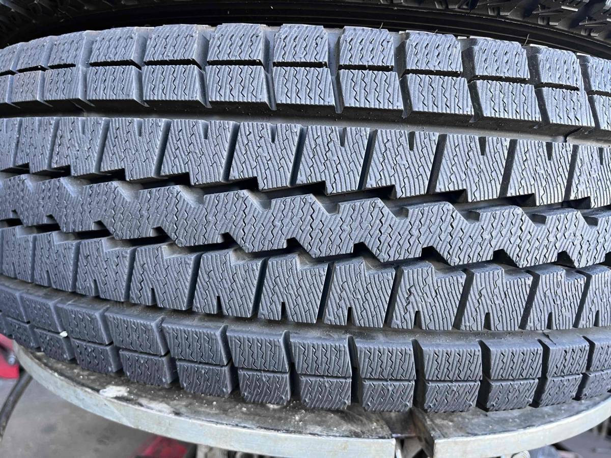 ●着払い●タイヤイボ付き●　195/70R15　106/104LT　ダンロップ　WINTER　MAXX　2021年製バリ山美品4本　 ホイルはトヨタカムロード純正_画像5