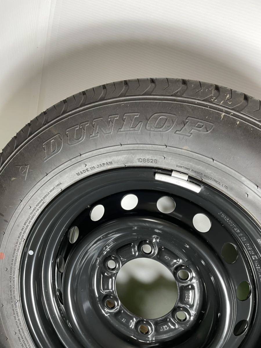 新車外しトヨタ 200系 ハイエース 純正 195/80R15 107/105L ダンロップ SP175N 新品ホイールキャップ付きタイヤ2023年20週（T-21）_画像7