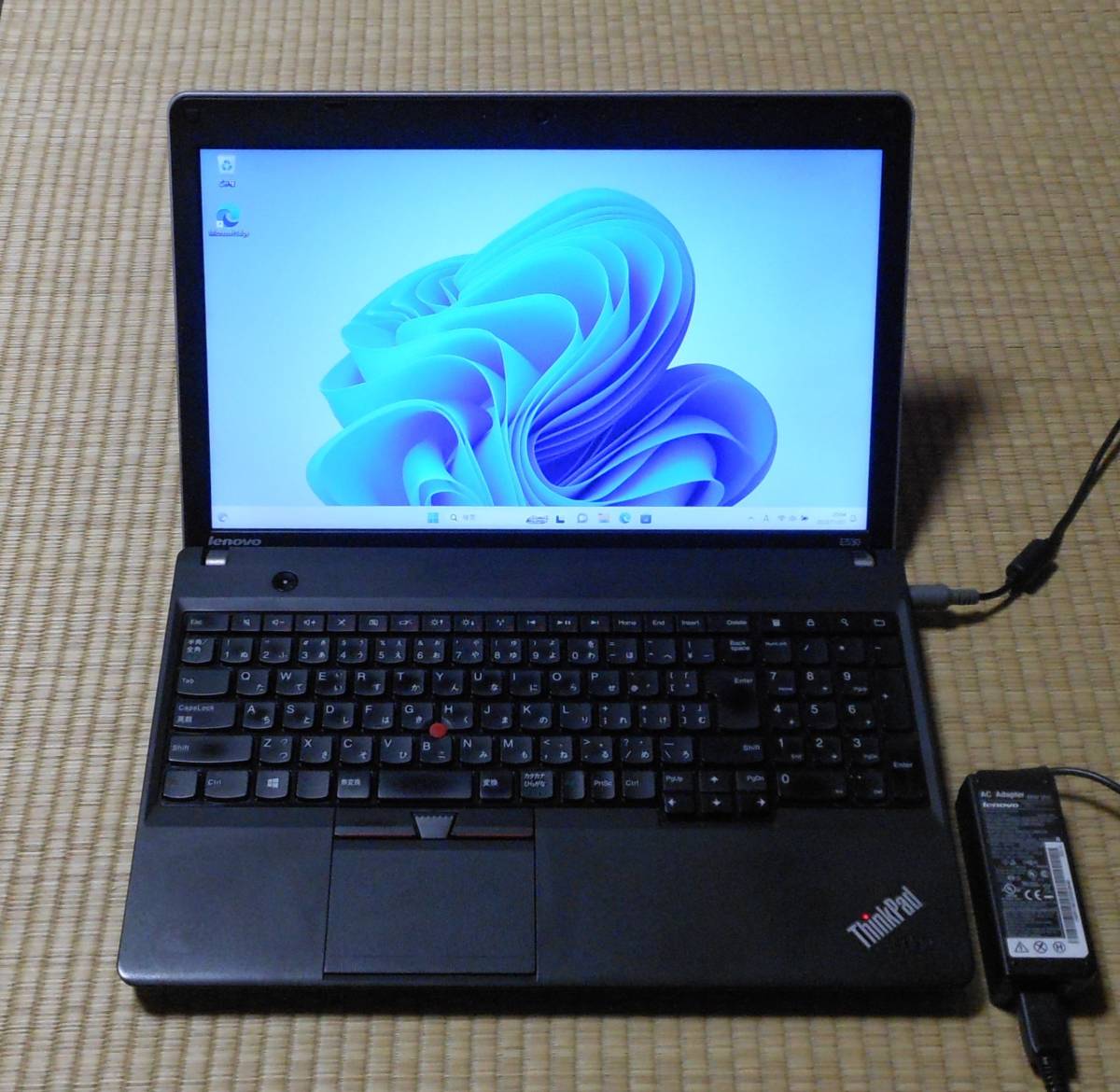 ThinkPad E530 ☆爆速☆[i5-3210M 2.50GHz・mSATA SSD 256GB+HDD 500GB・メモリ8GB・無線LAN・カメラ・Windows11, Office2021搭載]　②_正面