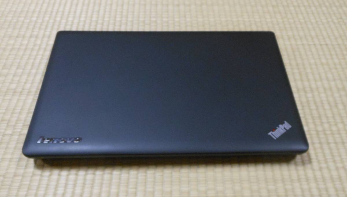 ThinkPad E530 ☆爆速☆[i5-3210M 2.50GHz・mSATA SSD 256GB+HDD 500GB・メモリ8GB・無線LAN・カメラ・Windows11, Office2021搭載]　②_カバー（天板）