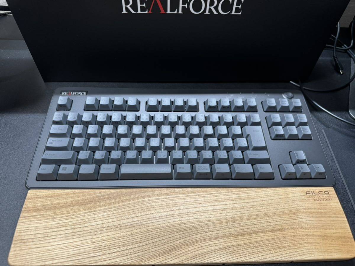 REALFORCE R3 45g荷重 ブラック(キー:ダークグレー) 日本語配列／R3HC11 (ハイブリッドモデル) ＆ FILCOウッドパームレスト_画像1