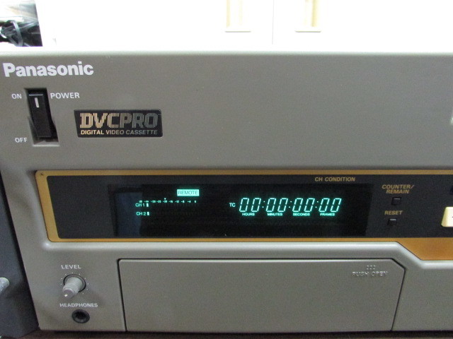 【YHA0263】★Panasonic 業務用DVCPROデジタルビデオカセットレコーダー AJ-D450 Digital Video Cassette Recorder 通電確認のみ★中古_画像8