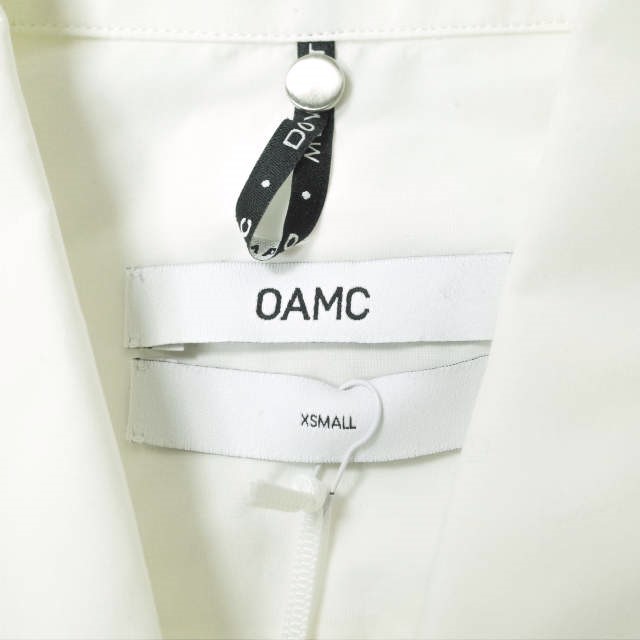 新品 OAMC オーエーエムシー Strapped Shirt バックルフロント コットンポプリンシャツ I024455 XS ホワイト 長袖 ストラップ g12486_画像3