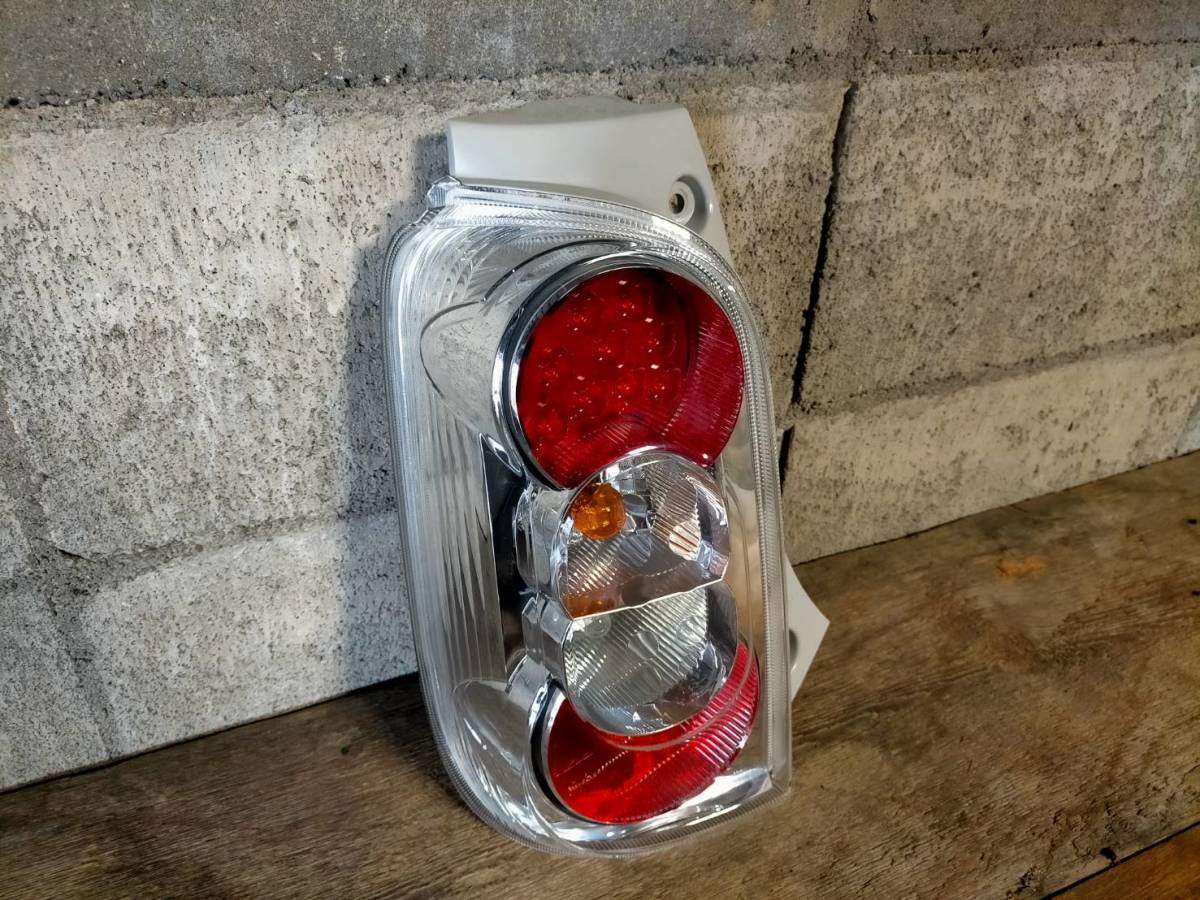 ダイハツ純正 L675S L685S ミラココア 後期 LED テール ダイハツ純正 L675S L685S ミラココア 後期 LED テール