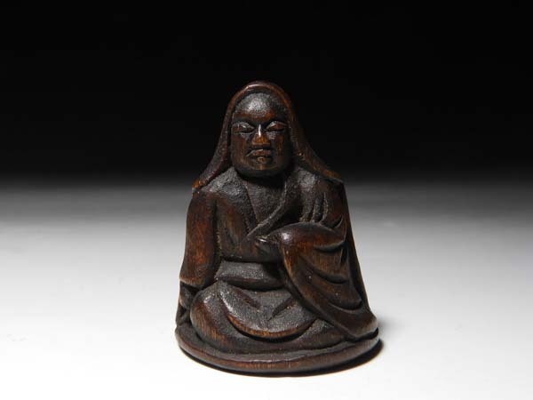 驚きの安さ 【桃】提げ物:木彫根付人物糸印根付 明治期 根付 - www