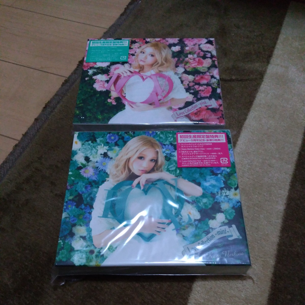 西野カナ 「Love Collection～pink～」「Love Collection～mint～」ベスト アルバム 初回盤 DVD付 2枚 セット_画像1