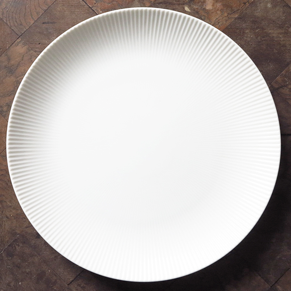 シンプルしのぎ 大きめプレート 2枚セット 白磁 デットストック 1970年代　検: パスタ メイン 大皿 盛り皿 陶器 アンティーク ビンテージ_画像5