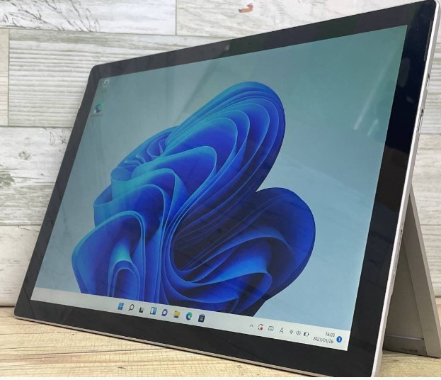 Microsoft Surface Pro3/Core i5 4300U/4GB/SSD128GB/Win10Pro/Microsoft Office 10000円_画像1