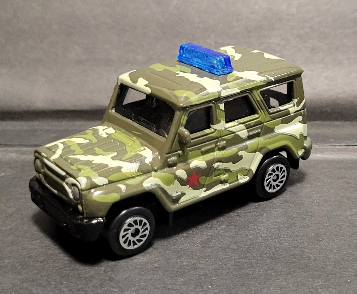 ミニカー ロシア UAZ hunter ハンター ミリタリー 全長約6.5cm_画像1