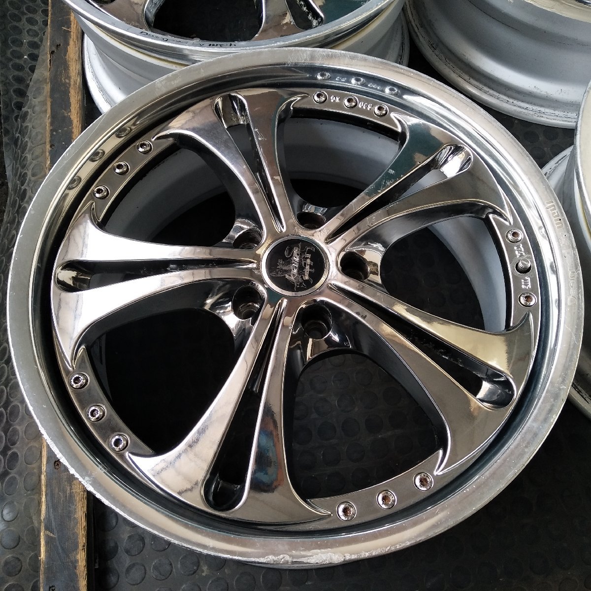 管理番号：S9-235【4本価格】【19x8J 5x114.3 ET+50 ハブ73】WEDS kranze ケロべロス2・2本色違い・店頭直接引取可能・下取り可能_画像4