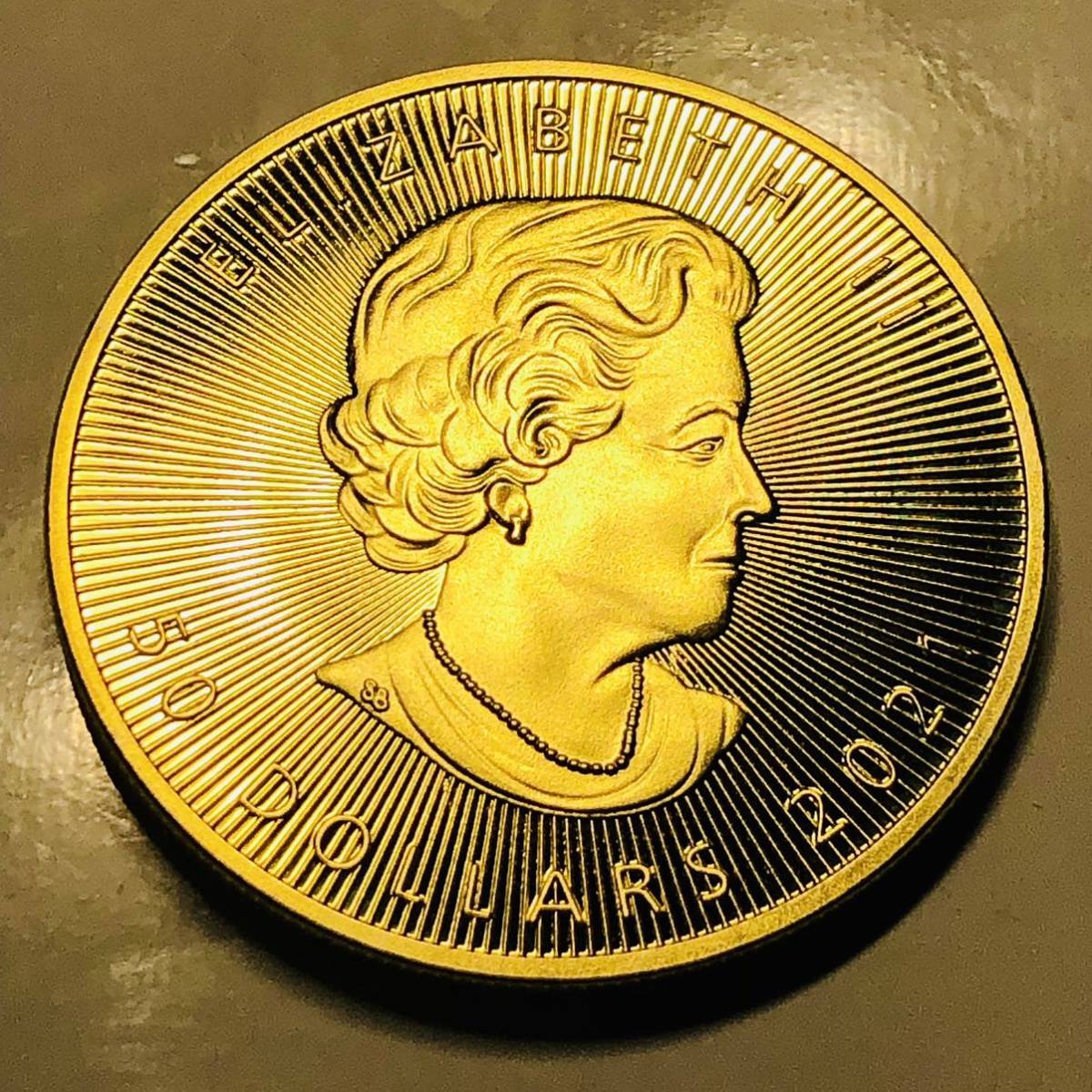 古銭　カナダ　エリザベス2世記念　2021年 大型金貨　メイプルリーフ金貨 カプセル付き_画像2