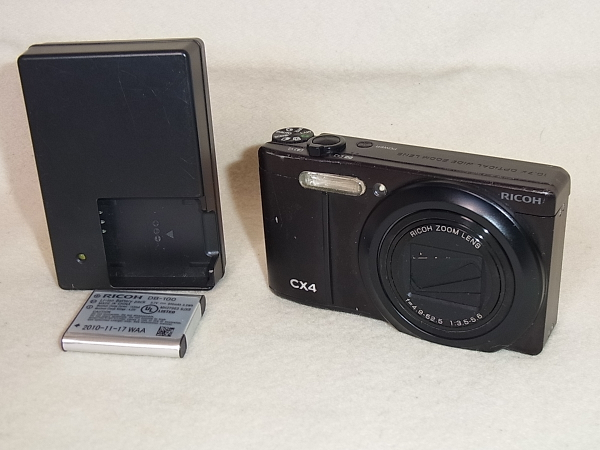 RICOH リコー CX4 デジタルカメラ 中古ジャンク品_お渡しする商品の全てです。