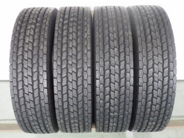 225/80R17.5 123/122L ダンロップ 904W 中古 4本セット スタッドレスタイヤ 2021年製 L16833_画像1