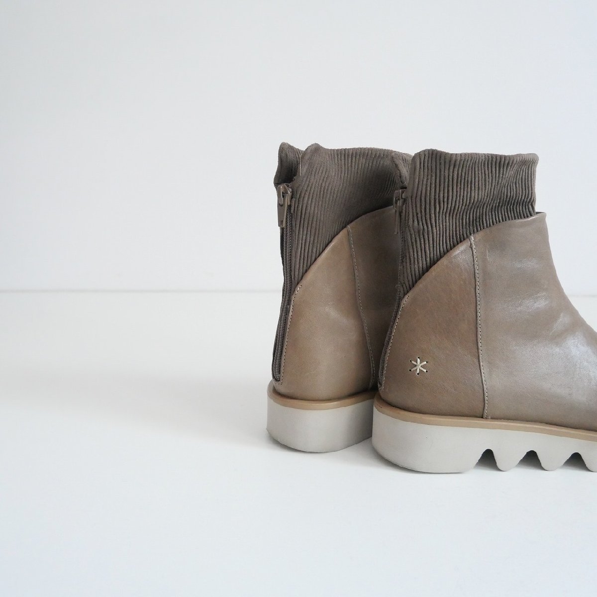 2022 / PATRIZIA BONFANTI Patricia mbon fan ti/ leather short boots YAYA 36 / PLAIN PEOPLE buy goods / 2305-0086