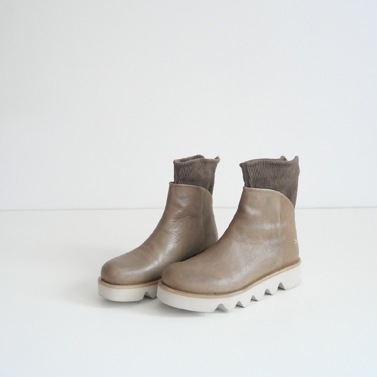 2022 / PATRIZIA BONFANTI Patricia mbon fan ti/ leather short boots YAYA 36 / PLAIN PEOPLE buy goods / 2305-0086