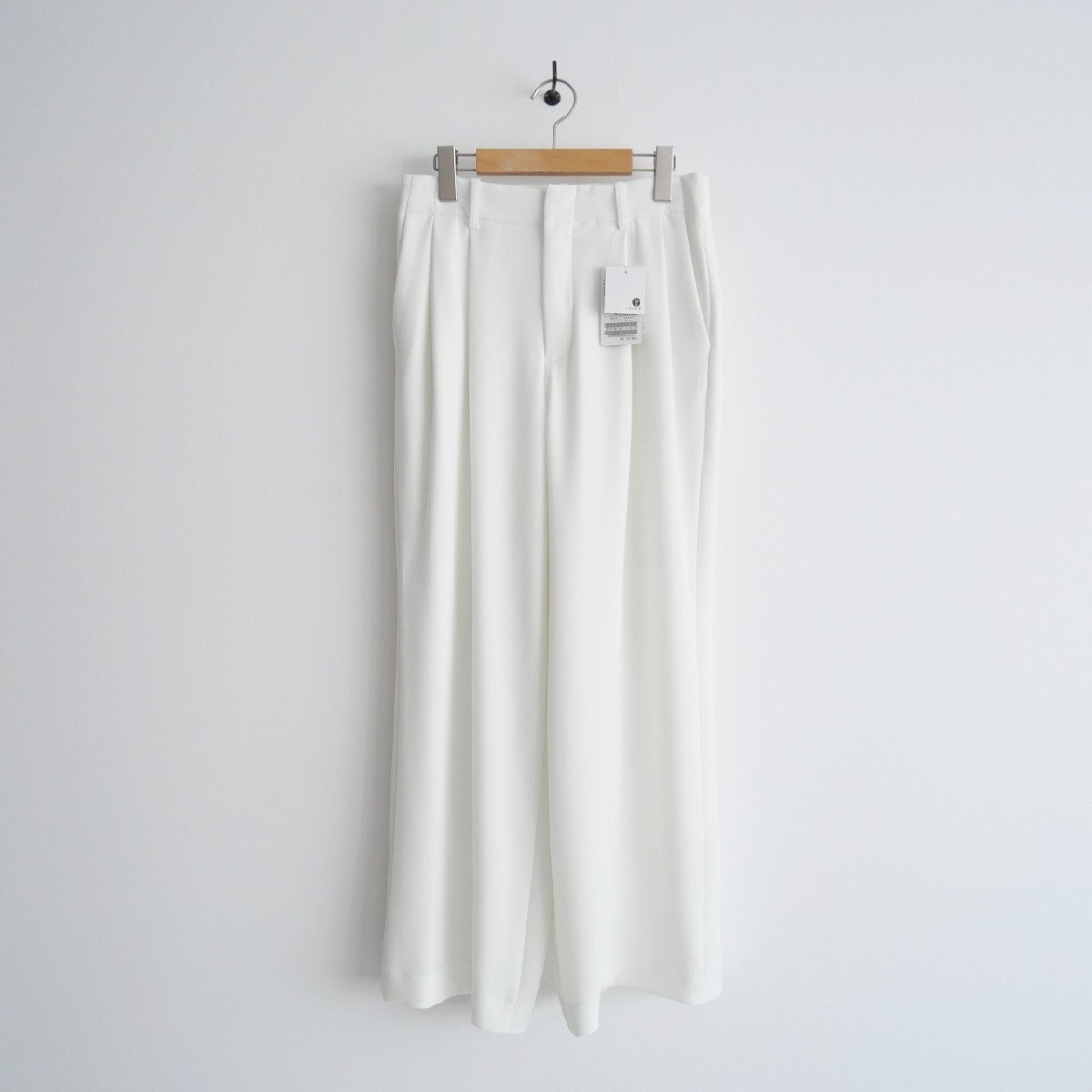 2022 / 未使用 / Lisiere / L'Appartement リジエール アパルトモン / Tuck Wide Pants(WHITE) ワイドパンツ 38 / 2303-0108