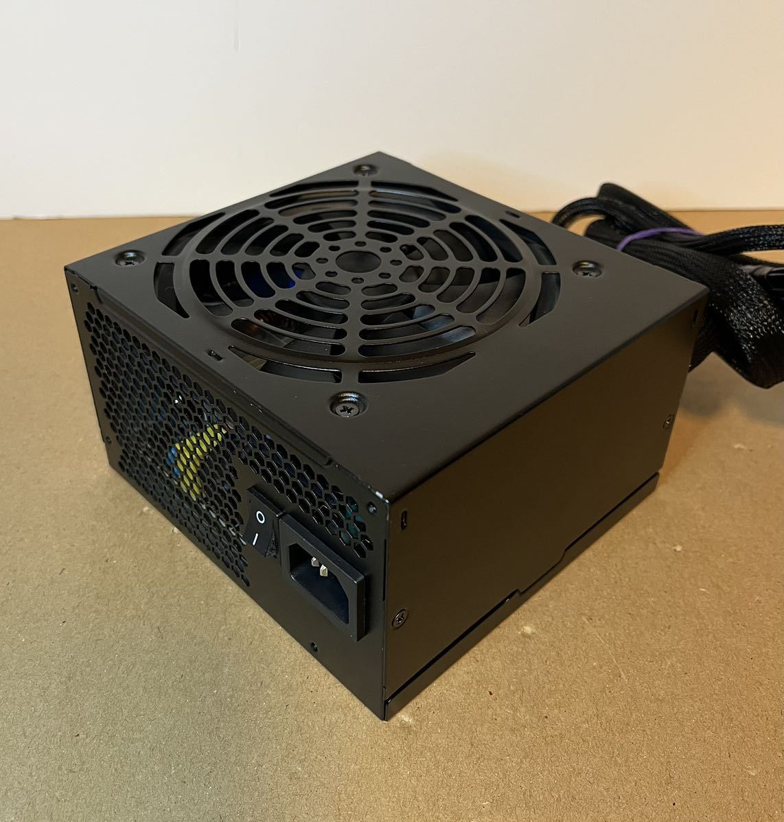 玄人志向 KRPW-BK750W/85+ 750W 80PLUS BRONZE ATX電源 フラット 玄人志向 KRPW-BK750W/85+ 750W 80PLUS BRONZE ATX電源 フラット