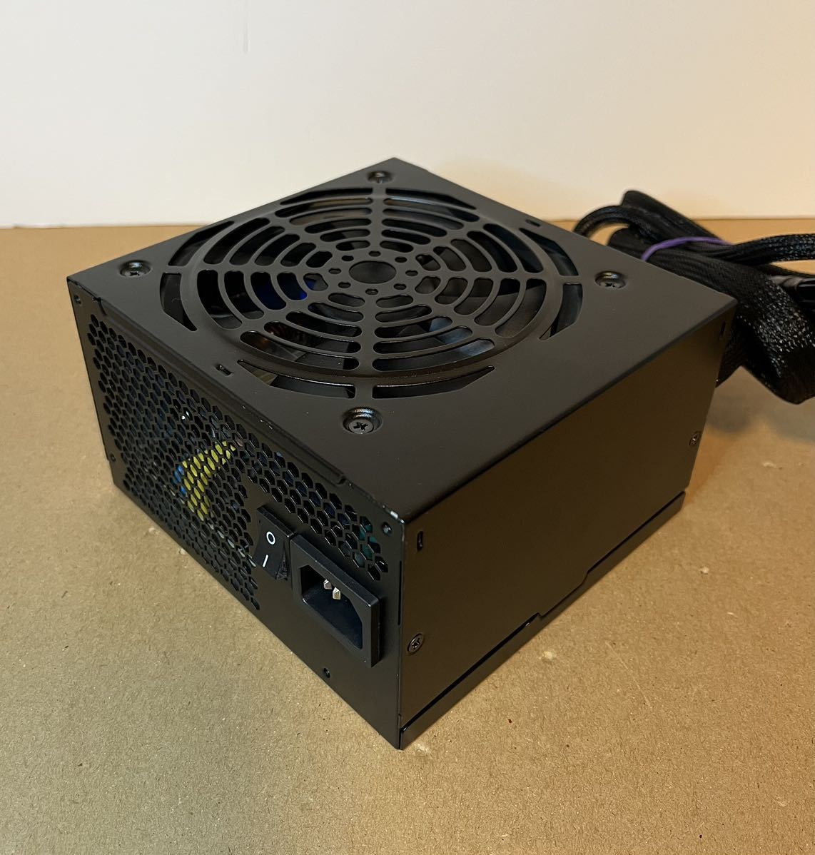 玄人志向 KRPW-BK750W/85+ 750W 80PLUS BRONZE ATX電源 フラットケーブル【送料無料】_画像2