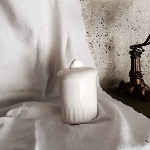 フランスアンティーク 重厚な白の集約と蓋付きポットa 18.5cm 陶器 キャニスター プレート ヴィンテージ オブジェ 器 保存瓶 皿 キッチン_画像4