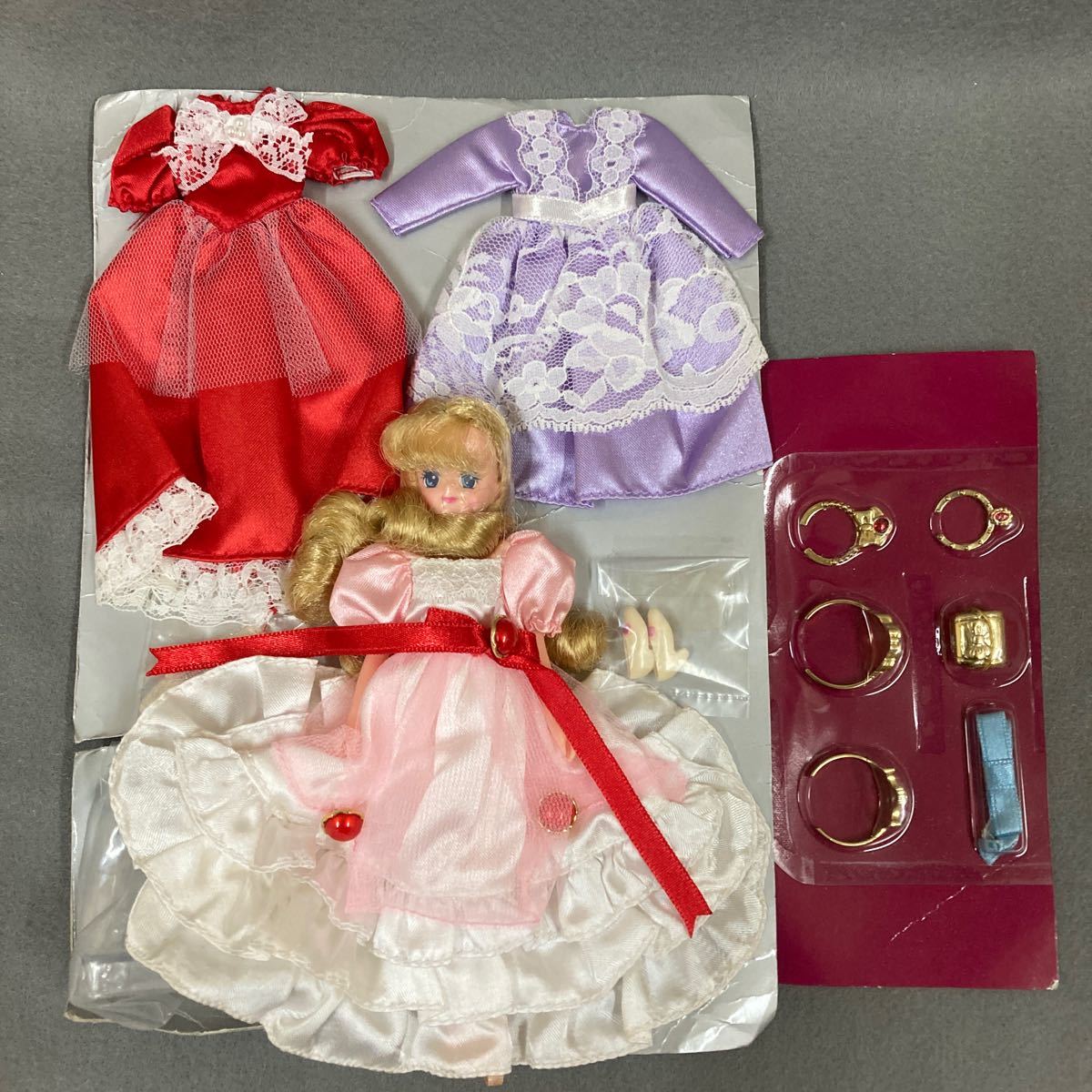 バンダイ ドリームポケット プリンセスハートバッグ 着せ替え人形 バッグと箱無し 1996年 当時物 未使用品_画像1