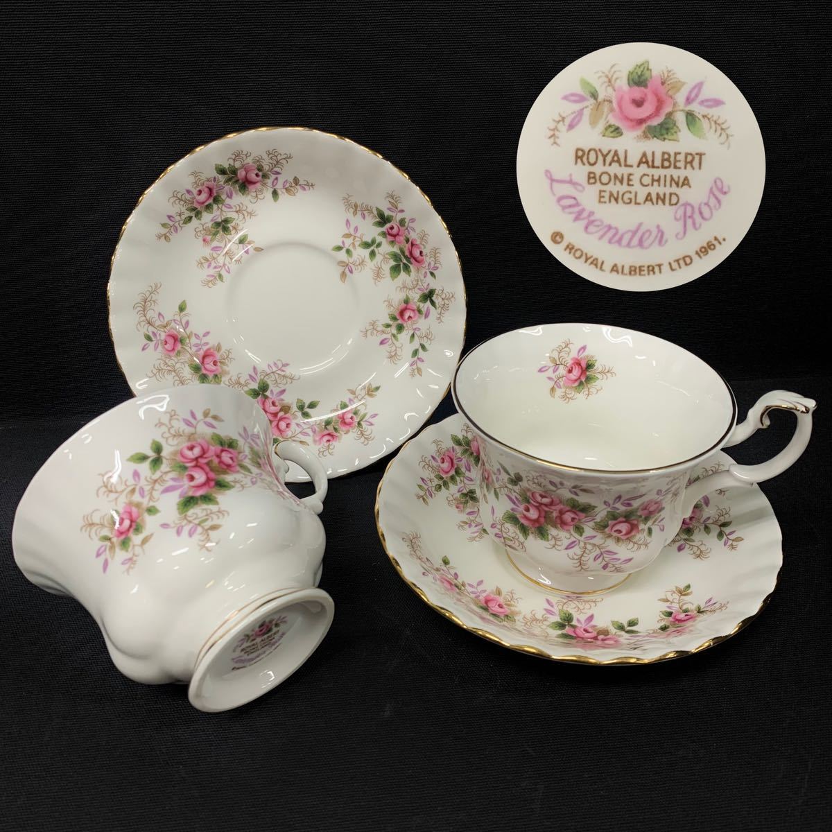 Y■美品■② ROYAL ALBERT ロイヤルアルバート Lavender Rose ラベンダーローズ カップ＆ソーサー 2客 金彩 花柄 陶器 食器 ペアセット_画像1