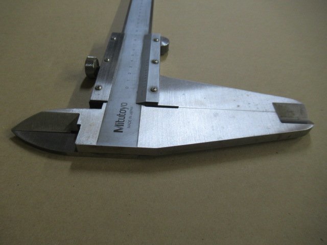 ♪ 長尺ノギス ミツトヨ Mitutoyo 中古品 初期動作確認済み 木箱 ♪ 長尺ノギス ミツトヨ Mitutoyo 中古品 初期動作確認済み 木箱