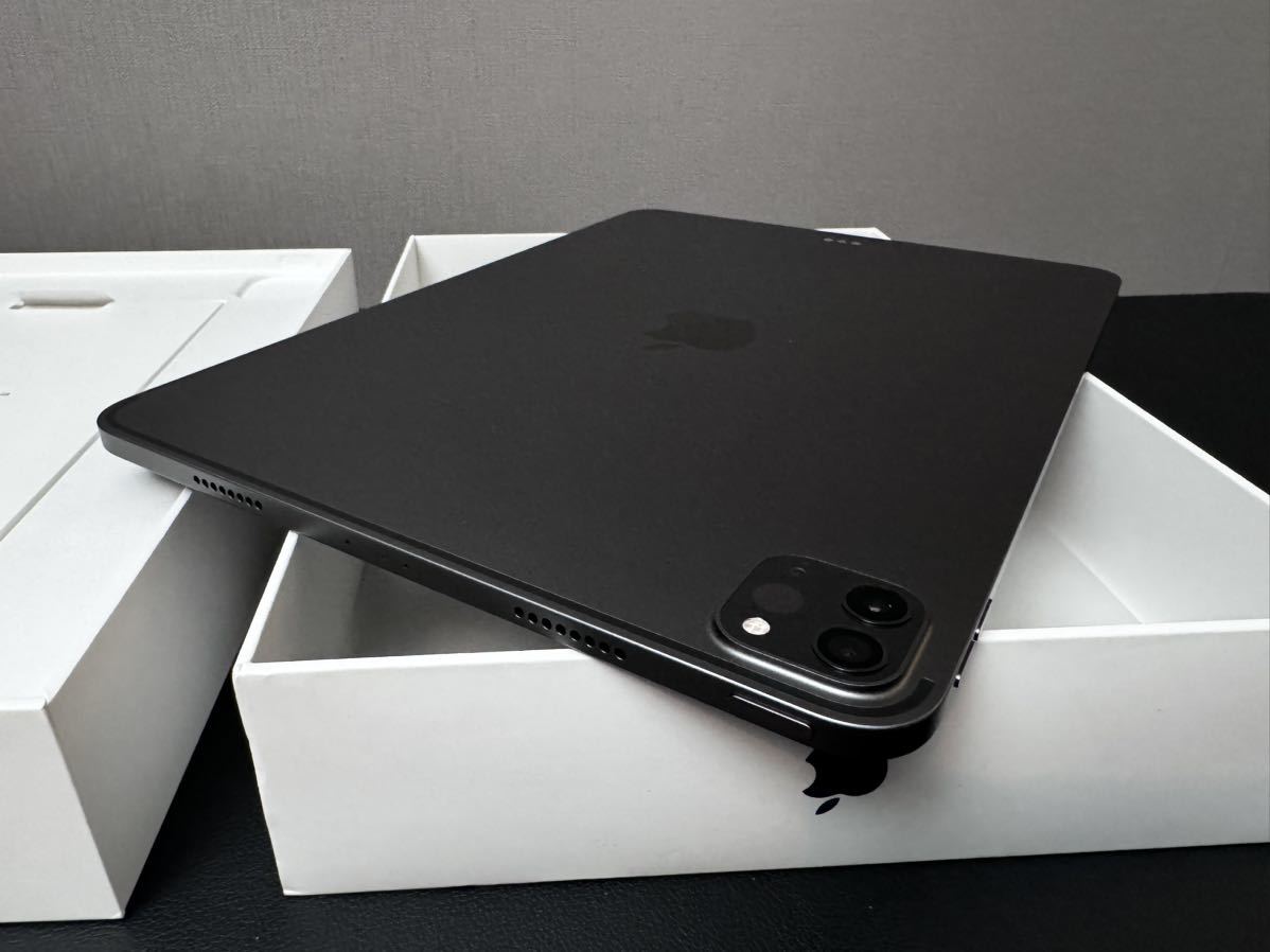 中古美品 iPad Pro 11-inch (第3世代) WiFi 256GBモデル スペースグレイ _画像4