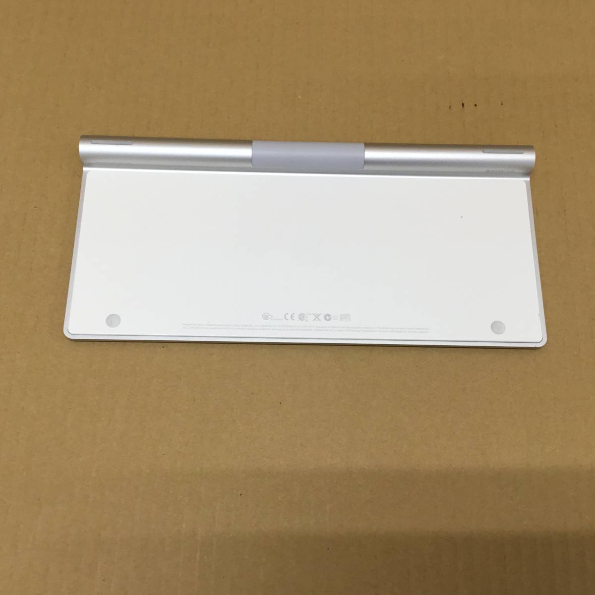 【2202221099】 Apple ワイヤレス BLUETOOTH キーボード（A1314）日本語（JIS）._画像5