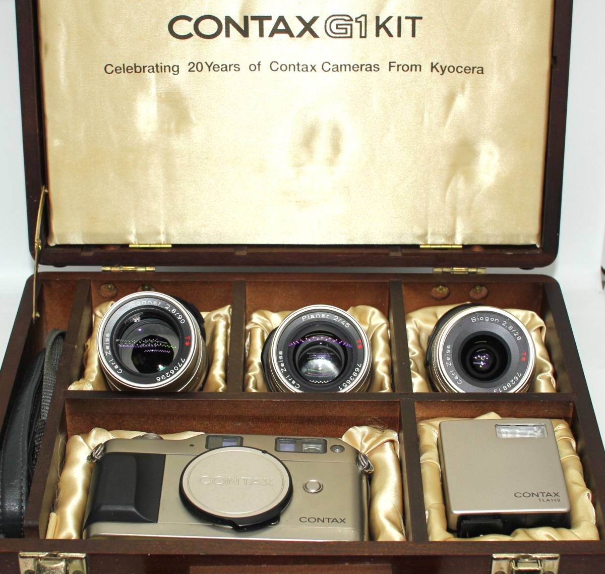 ★希少・美品★ CONTAX コンタックス G1 Kit 20th Anniversary 28 45 90mm レンズ TLA140 木製ケース #X006_画像2