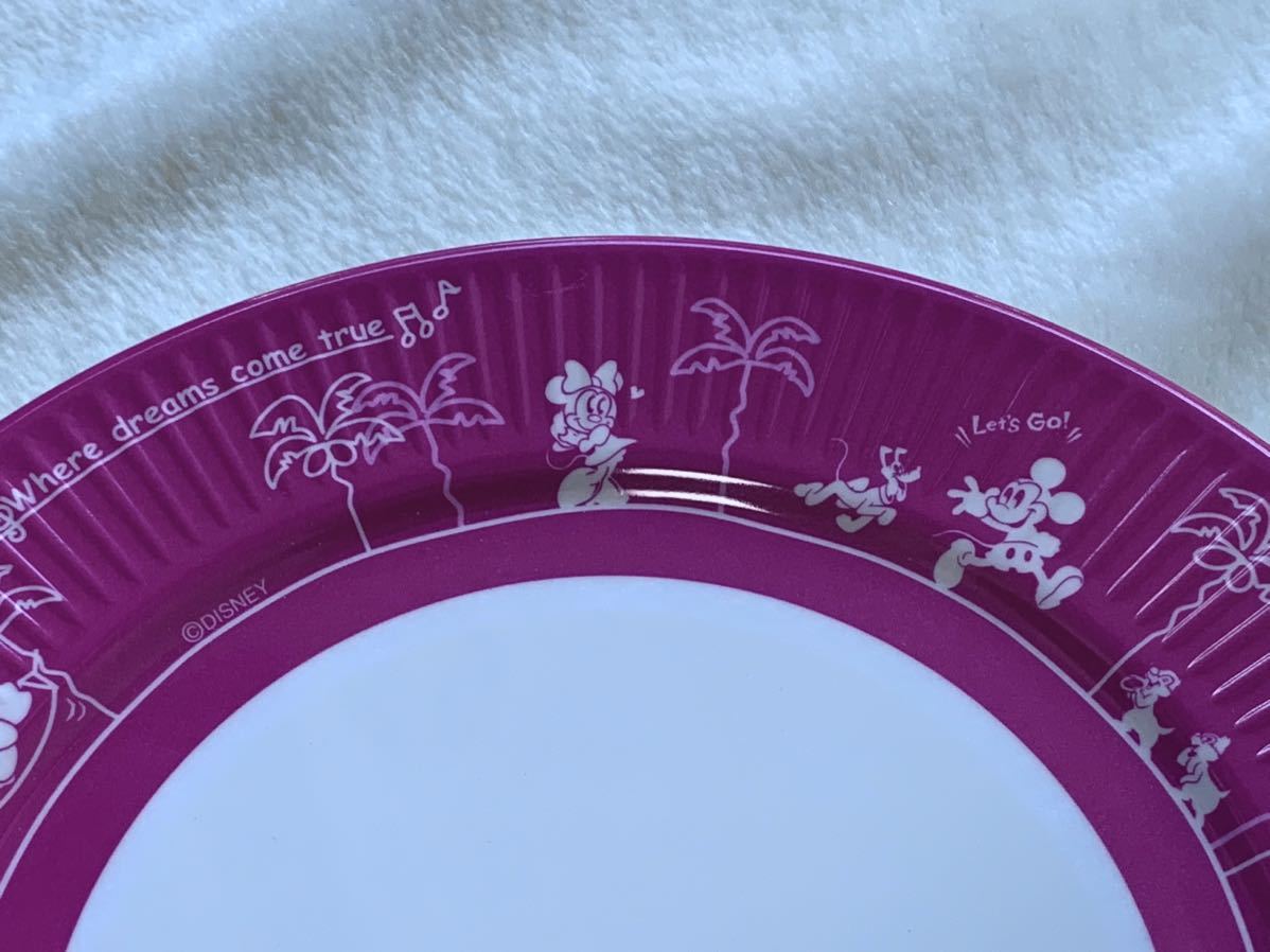 紙皿風のメラニンプレート　ディズニー　ピンク色「薄い赤系」未使用品　ミッキー　ミニー　ドナルド　グーフィー　チーデー　プルート
