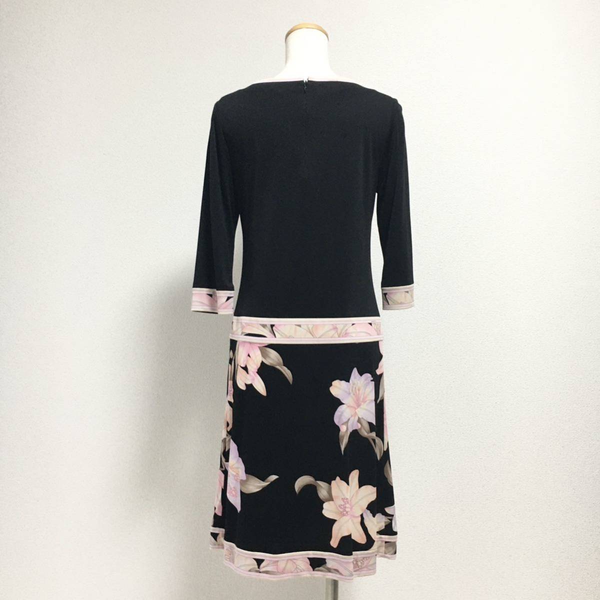 美品 近年 LEONARD レオナール カンカン 美しい花柄 ワンピース 美品 近年 LEONARD レオナール カンカン 美しい花柄 ワンピース