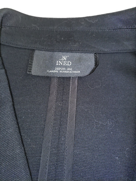 INED　紺色の七分袖ジャケット_画像2