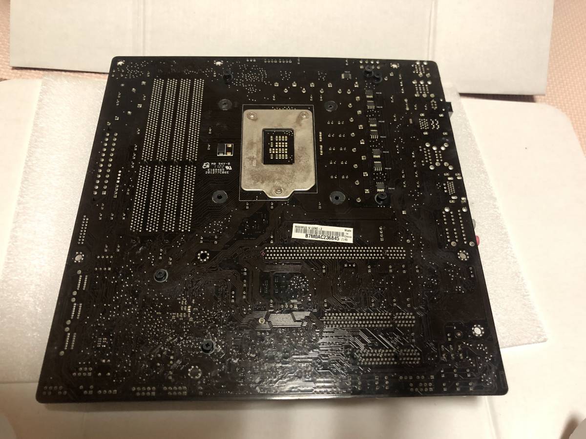 ASUS Z68 MAXIMUS IV GENE-Z 　MicroATXマザーボード_画像2