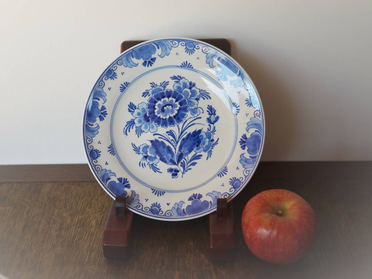  Royal Dell fto blue and white ceramics . plate ... ornament plate Holland blue flower blue and white ceramics flower Tang . writing sama mayo LUKA China porcelain Imari C.R 1972 year cobalt blue 