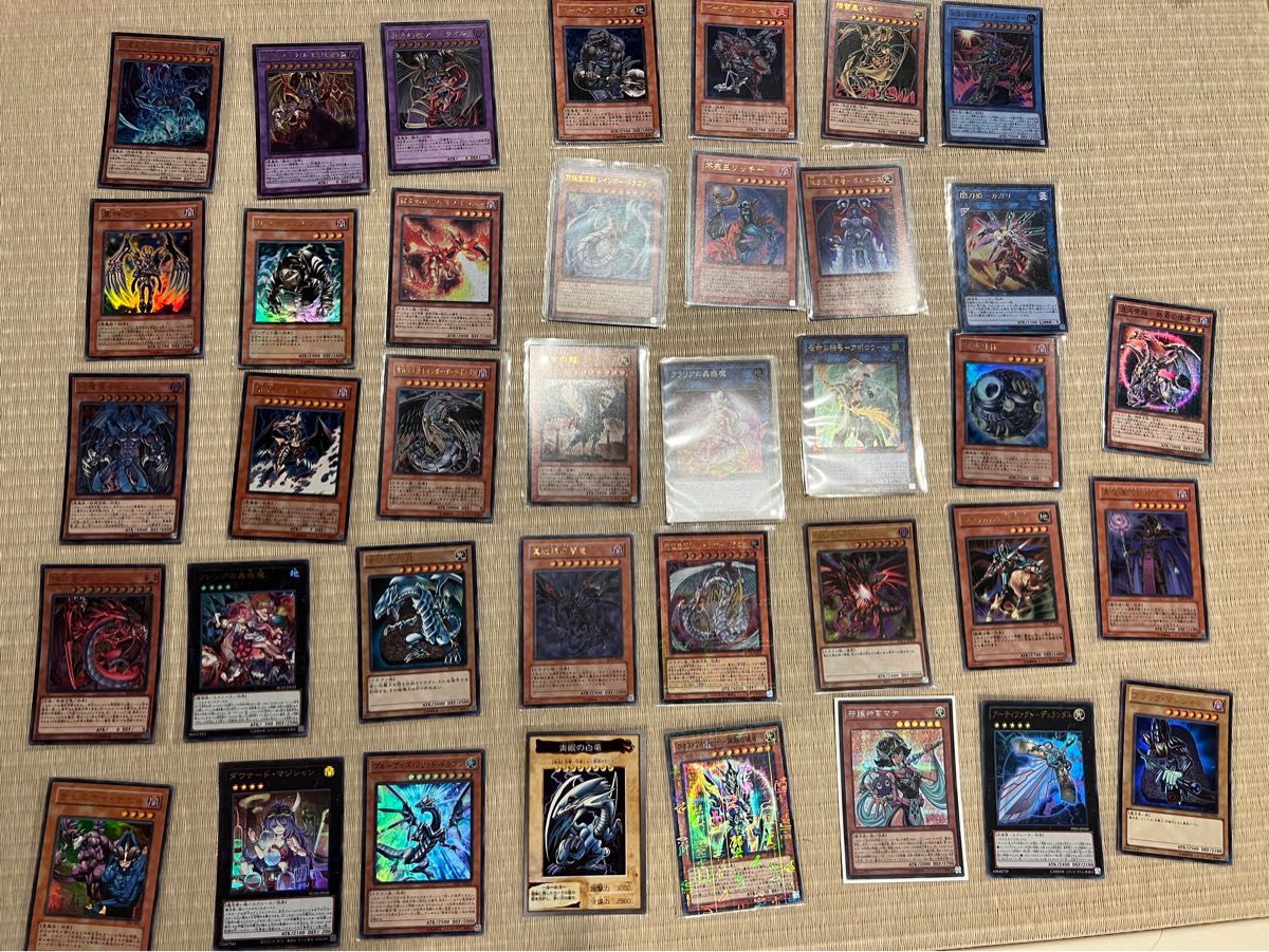 旧裏 美品】遊戯王 青眼の白竜 ブルーアイズホワイトドラゴン 旧裏 美品】遊戯王 青眼の白竜 ブルーアイズホワイトドラゴン