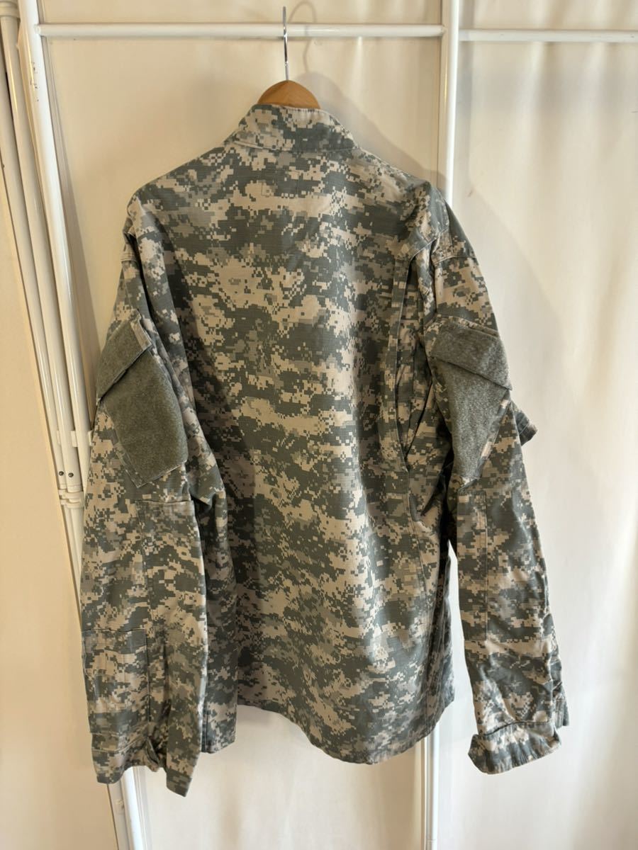 ミリタリージャケット 迷彩 デジカモ　サイズL ビックサイズ　オーバーサイズ　米軍実物　軍もの　アウトドア　アメリカ古着_画像4