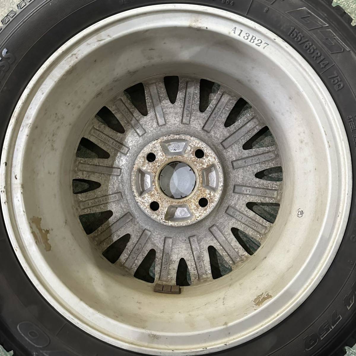 14B7☆N-ONE等に ☆155/65R14 2019年製　ホイール付　スタッドレス4本セット　4穴　PCD100_画像4