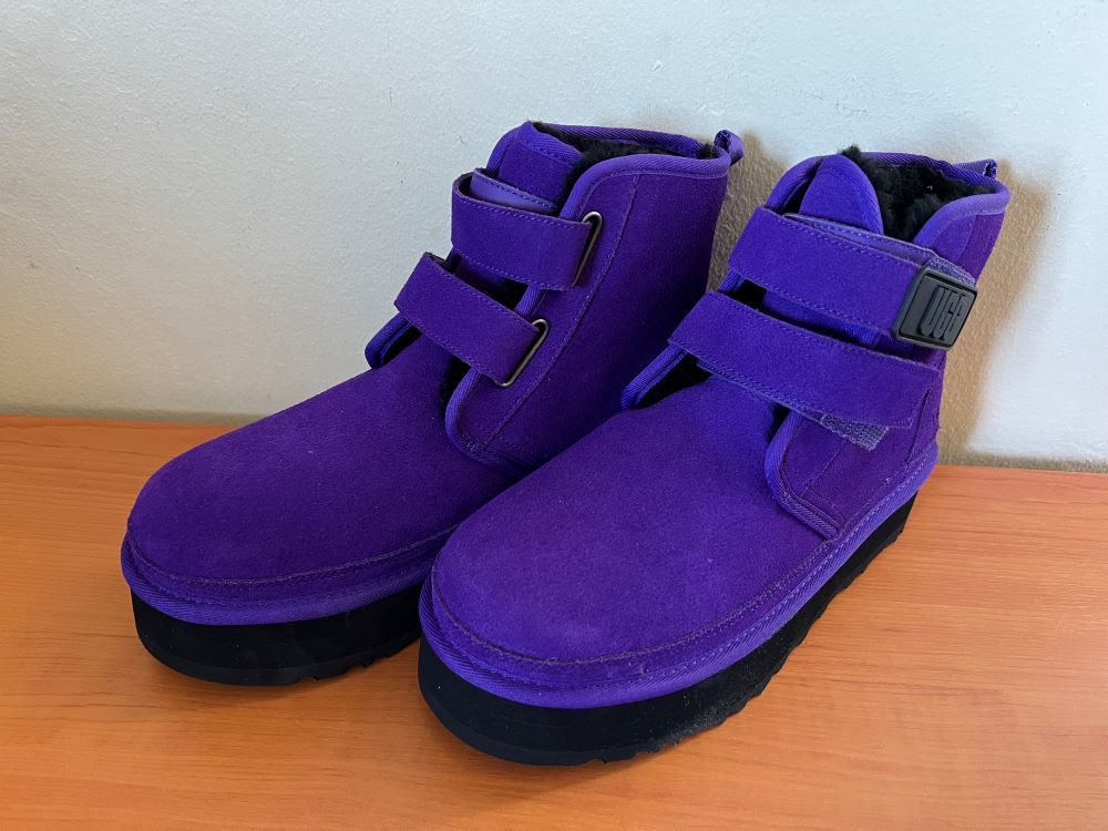 新品 UGG アグ キッズ　Kids' Neumel Platform Chukka 靴　US6 24.5cm_画像2