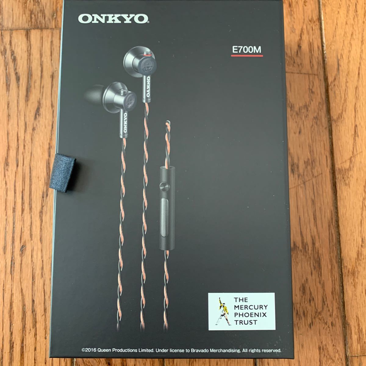 イヤホン/オンキョー/E700M/クィーン/コラボモデル/未使用 イヤホン/オンキョー/E700M/クィーン/コラボモデル/未使用