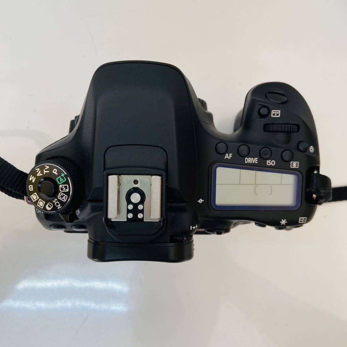 動作品　 EOS 80D レンズキット EF-S18-135mm F3.5-5.6 IS USM シャッター回数21,776回 　i15684 　60サイズ発送_画像4