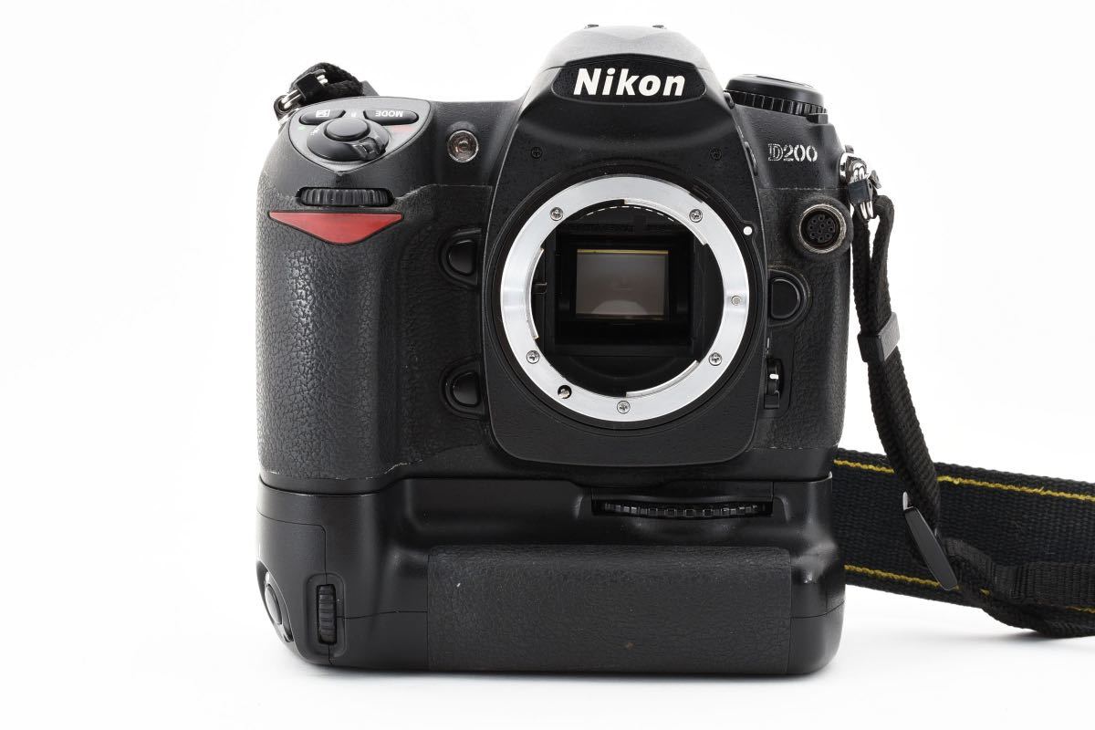 1円〜美品＊ニコン Nikon D200 / MB-D200 バッテリーグリップ付き 付属品多数_画像3