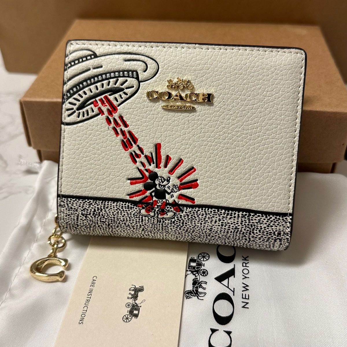 新品✨coach 二つ折り財布 コラボ - 小物 新品✨coach 二つ折り財布 コラボ - 小物