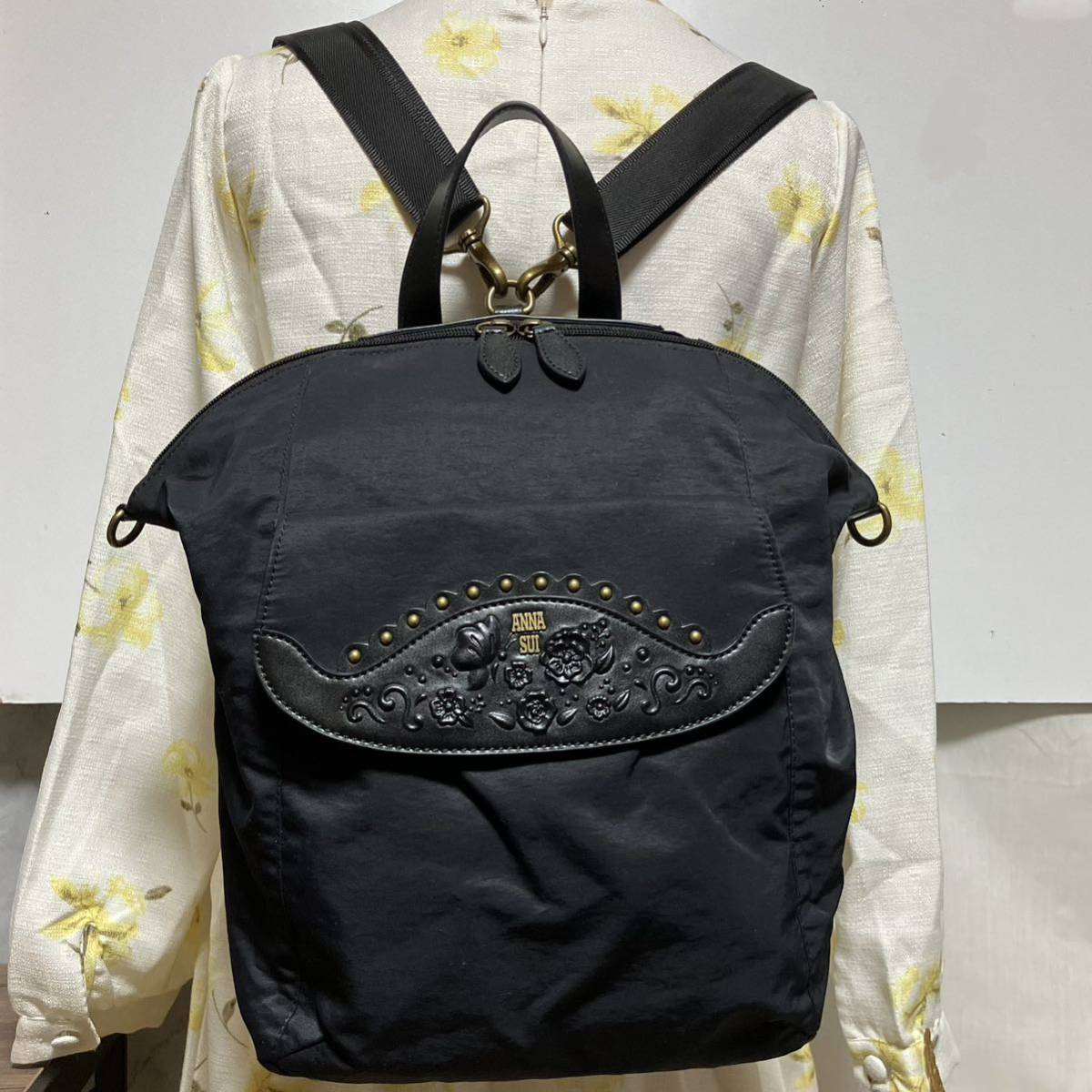 美品 ANNA SUI アナスイ 3way リュック ショルダーバッグ 黒 美品 ANNA SUI アナスイ 3way リュック ショルダーバッグ 黒