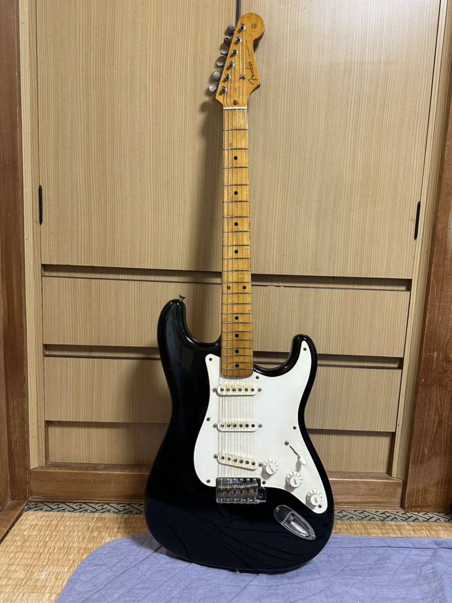 Fender Japan ST57 MADE IN JAPAN　日本製　ストラト 黒 Black 中古_画像2