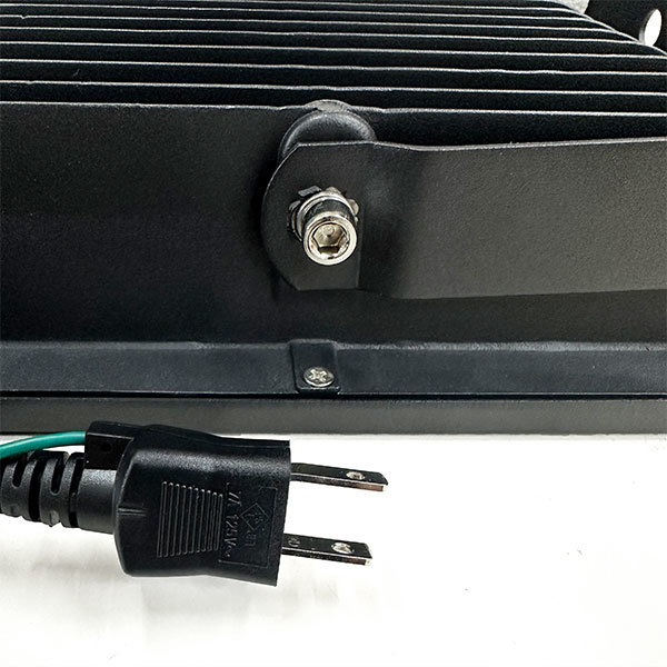 LED投光器 LEDライト COBチップ 150W 1500W相当 防水 防犯 LED投光器 LEDライト COBチップ 150W 1500W相当 防水 防犯